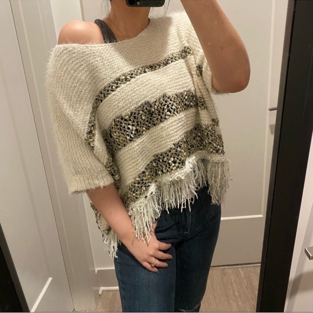 NWT Anthropologie Moth Crewneck Ivory with Metallic Thread Poncho Size Small - Picture 2 of 15